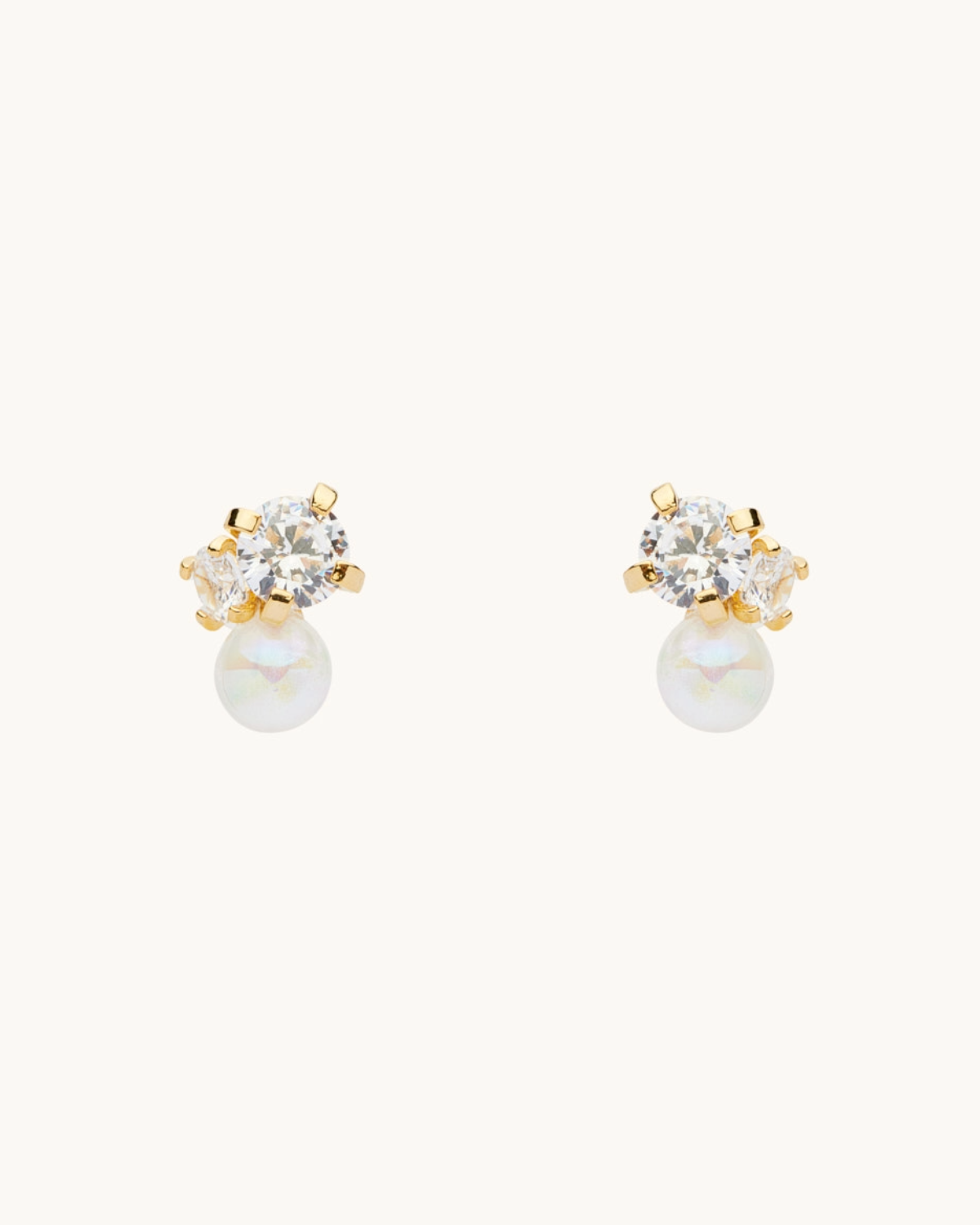 Abril Pearl Stud Earrings