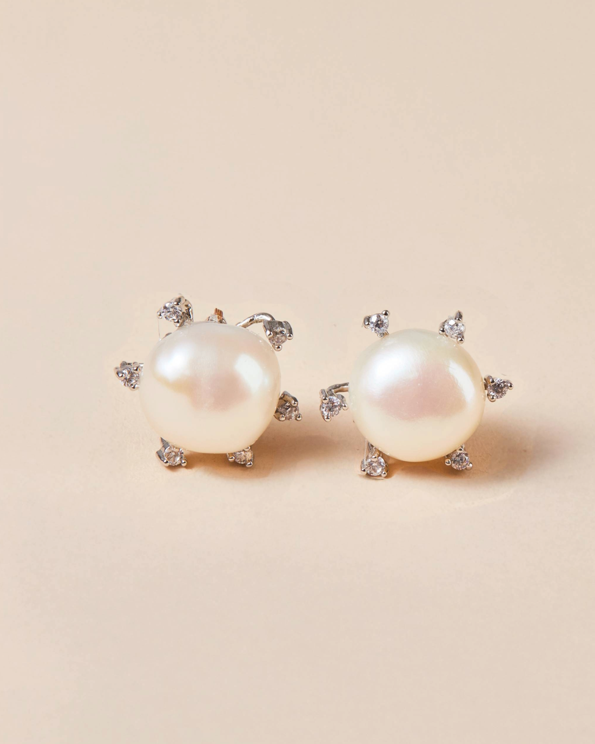 Halo Pearl Earrings