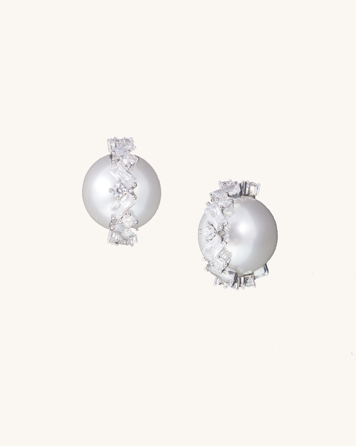 Arden Pearl Earring