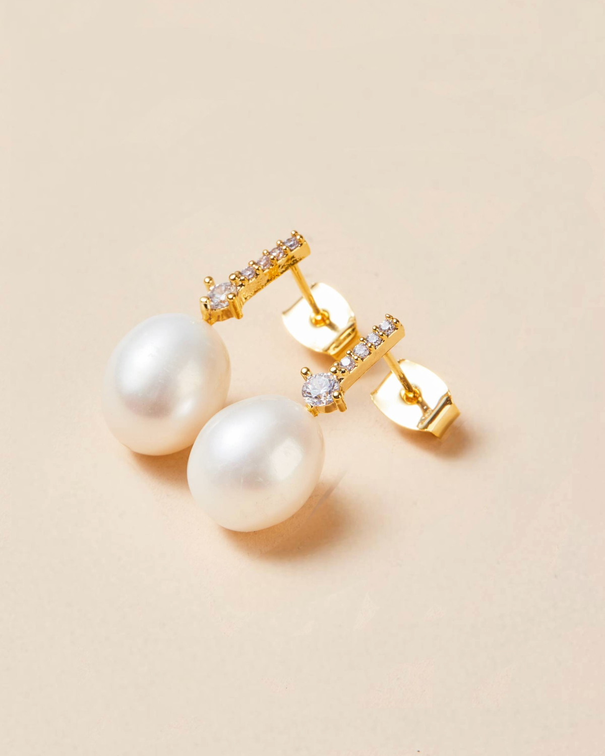 Falcon Pearl Earrings