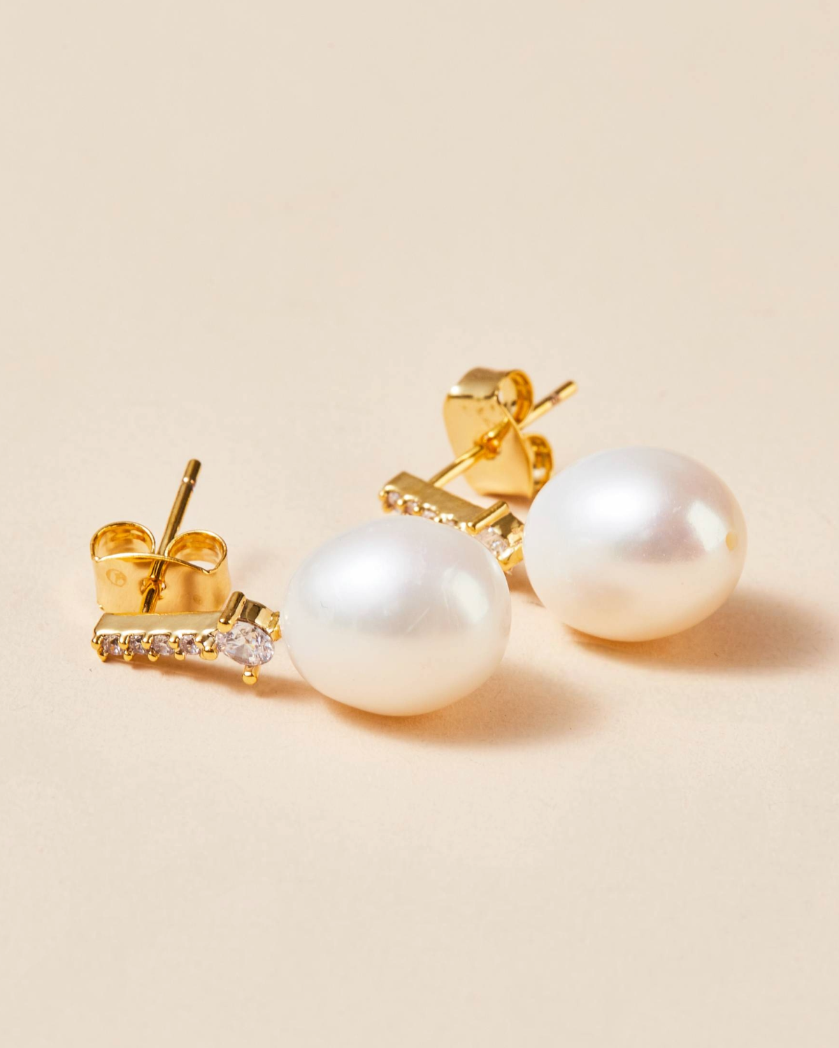 Falcon Pearl Earrings